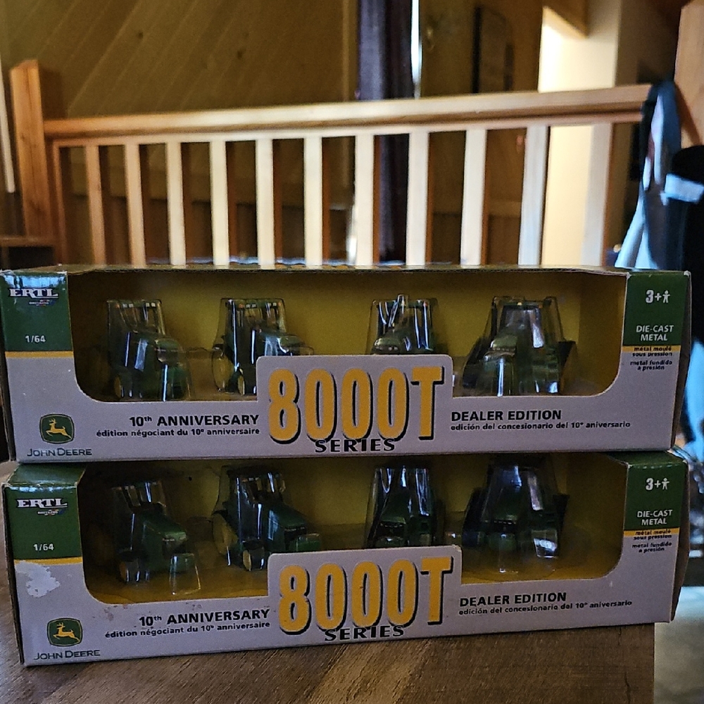 1/64 John Deere 8000T Series Tractors 10Th Anniversary Dealer Edition. NIB